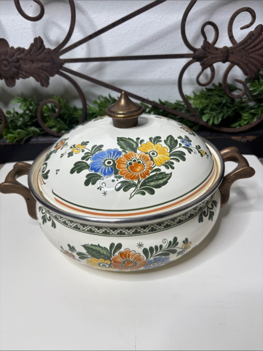 Vintage 80’s Asta Enamelware Dutch Oven Floral Vintage Pot Cookware w Lid